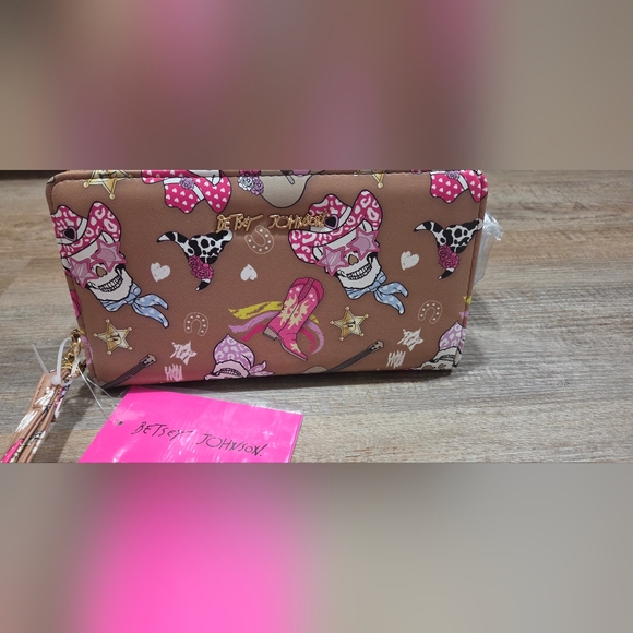 Betsey Johnson Brown Cowgirl Print Wristlet - Picture 1 of 7